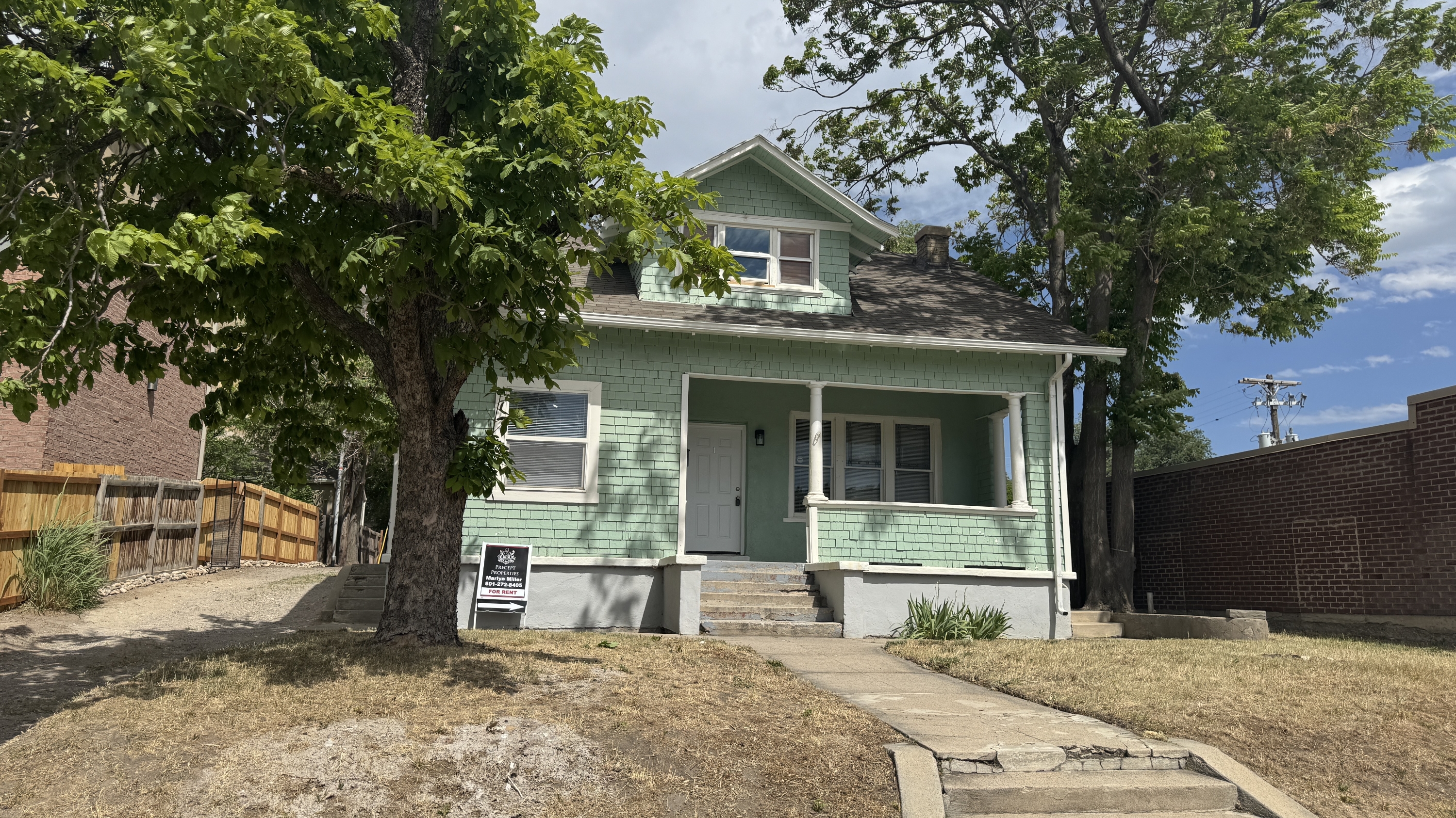742 N 300 W - south